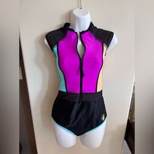 NWOT Body Glove Rash Guard Swimsuit Size M